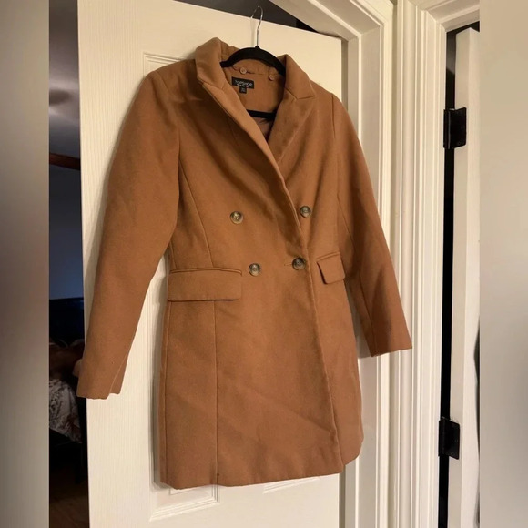 Top shop tan jacket size 2, has some discoloration on back - Picture 1 of 6